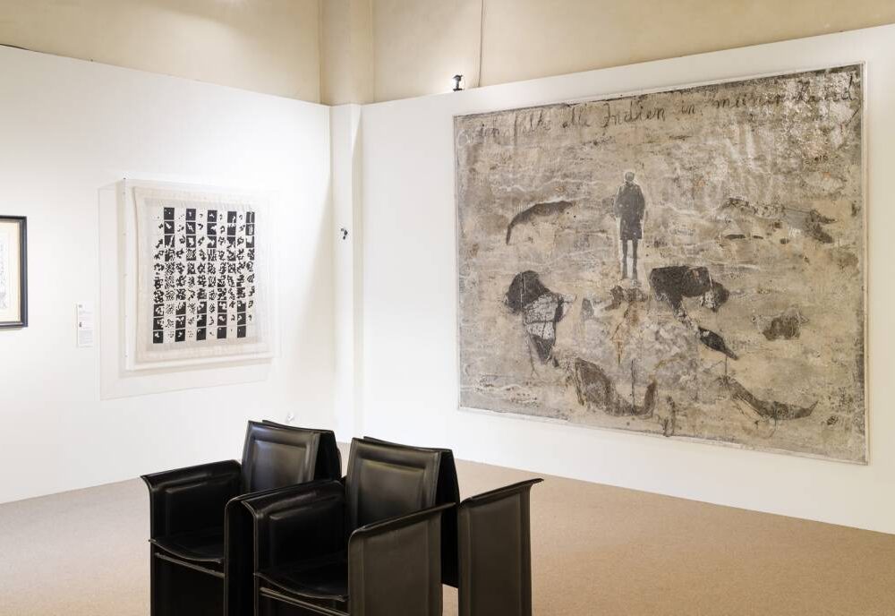 12 Alighiero Boetti, Alternando da uno a cento e viceversa, 1977 (alla mostra “L’arte inquieta”, Fondazione Palazzo Magnani, Reggio Emilia, 2022 – Foto Matteo Losurdo – Kublaiklan)