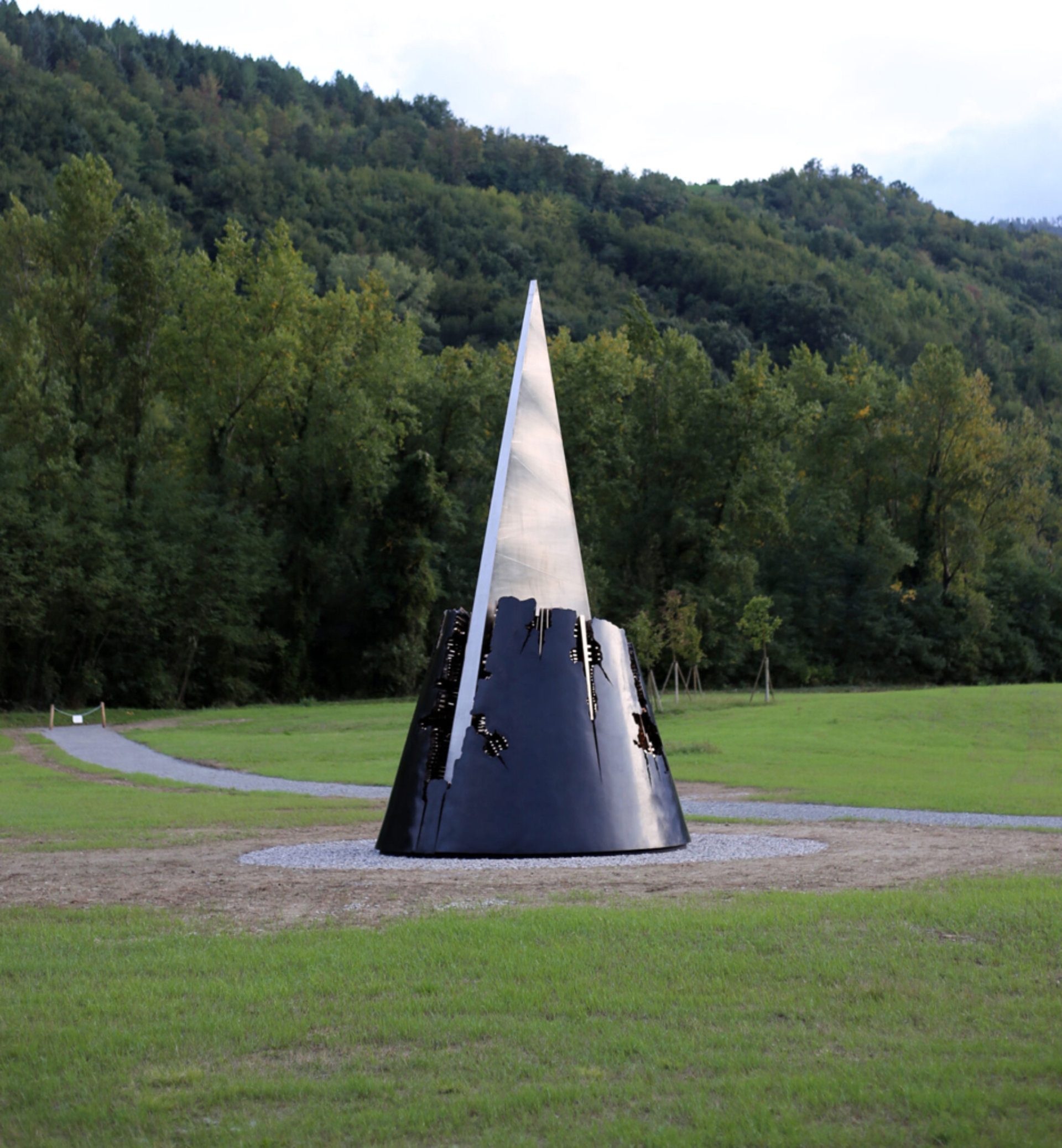 Pomodoro Arnaldo, <em>Cono tronco</em> (1972)