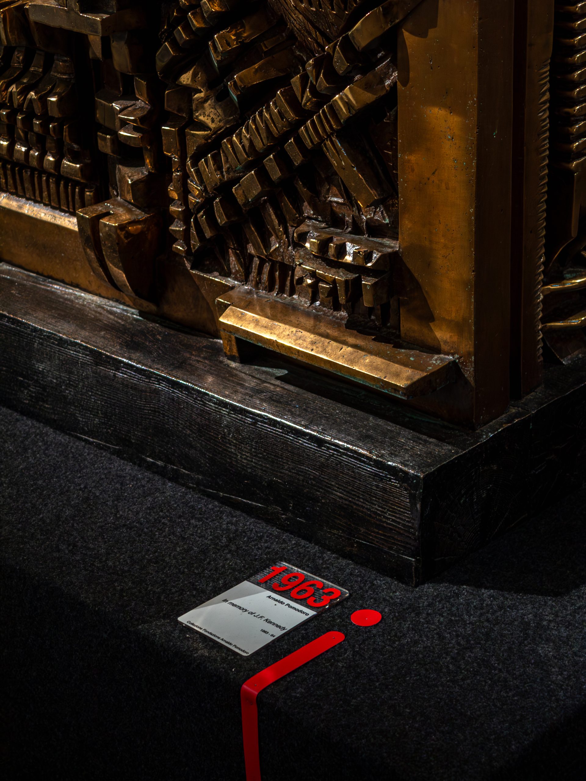 Arnaldo Pomodoro - In memory of JFK_2