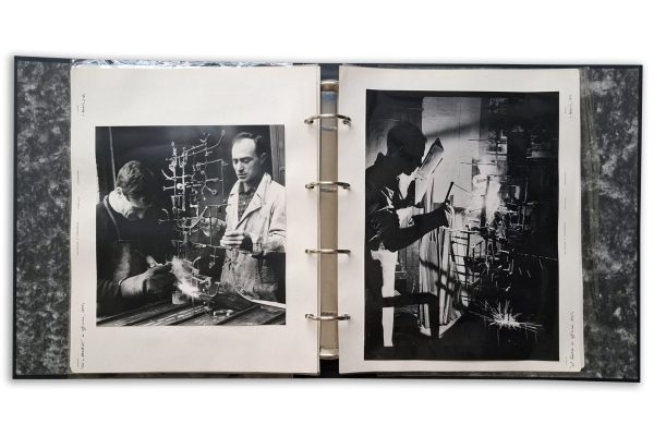Album Studio 1950-1960_Foto Archivio Arnaldo Pomodoro Album Studio 1950-1960_Foto Archivio Arnaldo Pomodoro